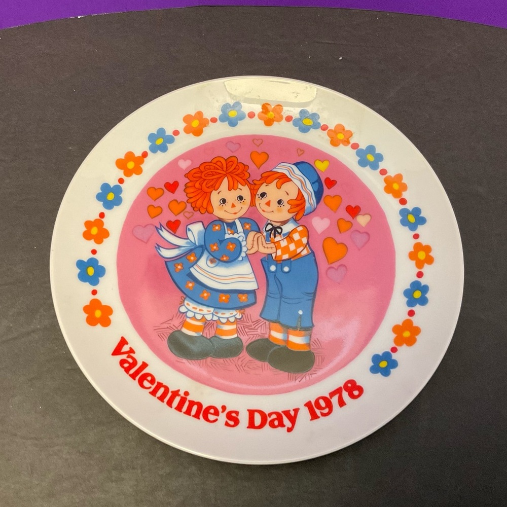 VINTAGE RAGGEDY ANN AND ANDY 1978 VALENTINES DAY COLLECTOR PLATE